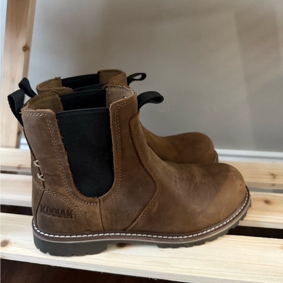 Kodiak Brown Leather Chelsea Work Booties - Picture 4 of 13